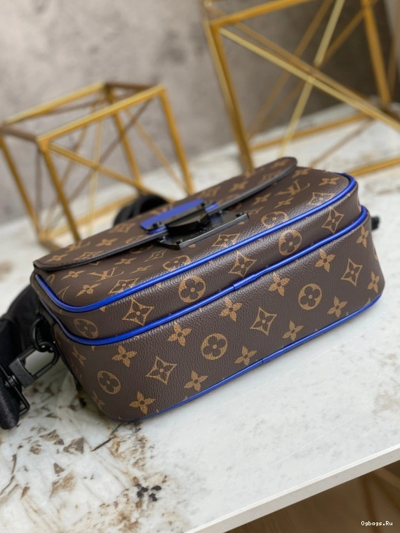 LOUIS S LOCK MESSENGER VUITTON 0801